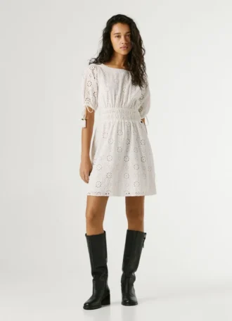 Minivestido con detalles calados