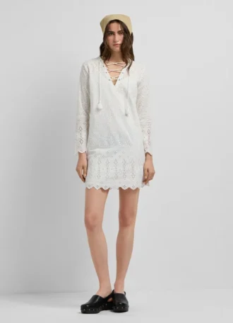 Minivestido con detalles calados