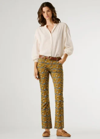 Pantalones acampanados de 5 bolsillos