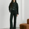 Pantalones acampanados de sarga Pantalones acampanados de sarga
