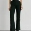 Pantalones acampanados de sarga Pantalones acampanados de sarga