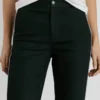 Pantalones acampanados de sarga Pantalones acampanados de sarga