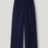 Pantalones anchos y fluidos