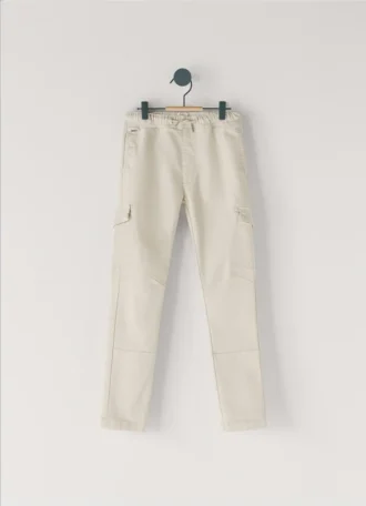 Pantalones cargo de corte ajustado