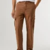 Pantalones cargo de sarga de corte regular Pantalones cargo de sarga de corte regular