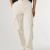 Pantalones cargo de sarga de corte regular Pantalones cargo de sarga de corte regular