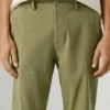 Pantalones chino de corte ajustado