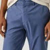 Pantalones chino de corte ajustado