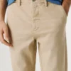 Pantalones chino de corte cónico
