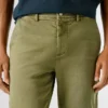 Pantalones chino de corte cónico