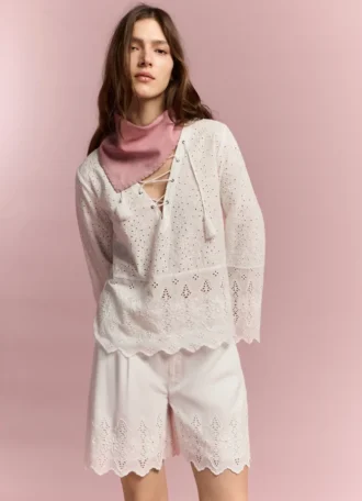 Pantalones cortos con detalles calados