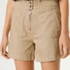 Pantalones cortos de sarga con cintura tipo paperbag