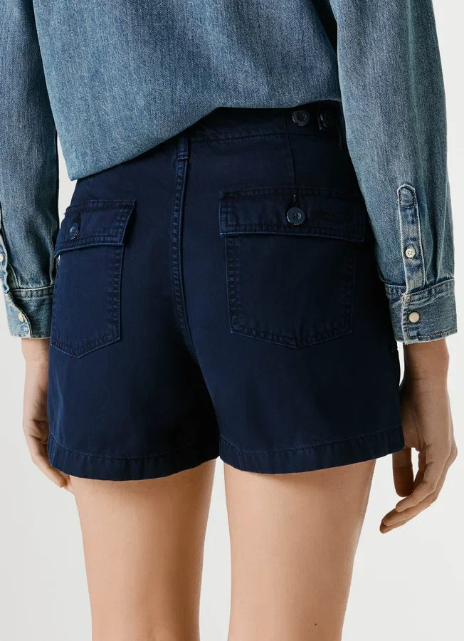 Pantalones cortos de sarga elástica Pantalones cortos de sarga elástica