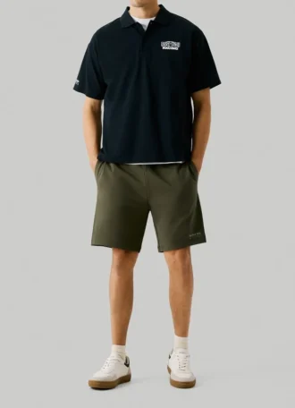 Pantalones cortos tipo bermuda de felpa de corte ajustado