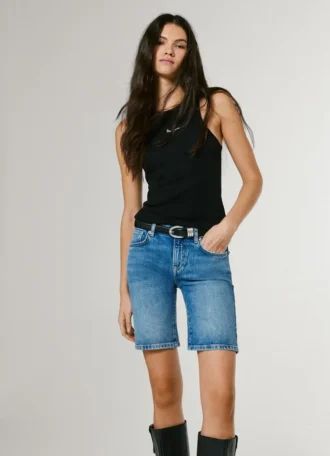 Pantalones cortos vaqueros de corte ajustado