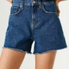 Pantalones cortos vaqueros de corte regular Pantalones cortos vaqueros de corte regular