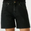 Pantalones cortos vaqueros de corte regular Pantalones cortos vaqueros de corte regular