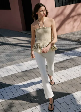 Pantalones elásticos de corte acampanado