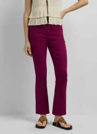 Pantalones elásticos de corte acampanado