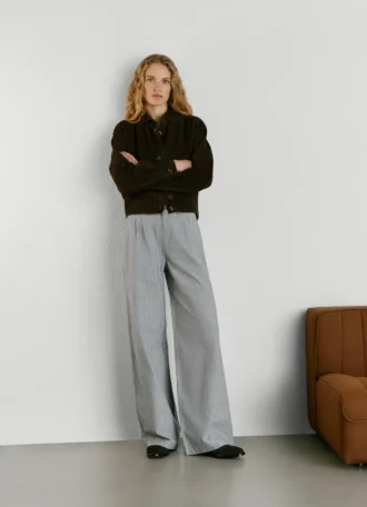 Pantalones rectos a rayas