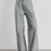 Pantalones rectos a rayas Pantalones rectos a rayas
