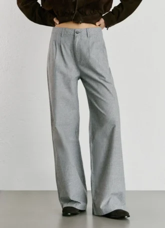 Pantalones rectos a rayas