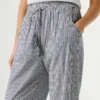 Pantalones rectos a rayas Pantalones rectos a rayas