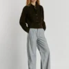 Pantalones rectos a rayas Pantalones rectos a rayas