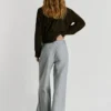 Pantalones rectos a rayas Pantalones rectos a rayas