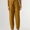 Pantalones rectos con cinturón Pantalones rectos con cinturón