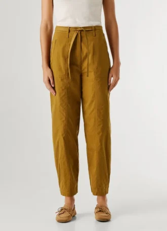Pantalones rectos con cinturón