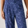 Pantalones rectos con estampado de cachemira Pantalones rectos con estampado de cachemira