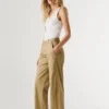 Pantalones rectos de talle medio