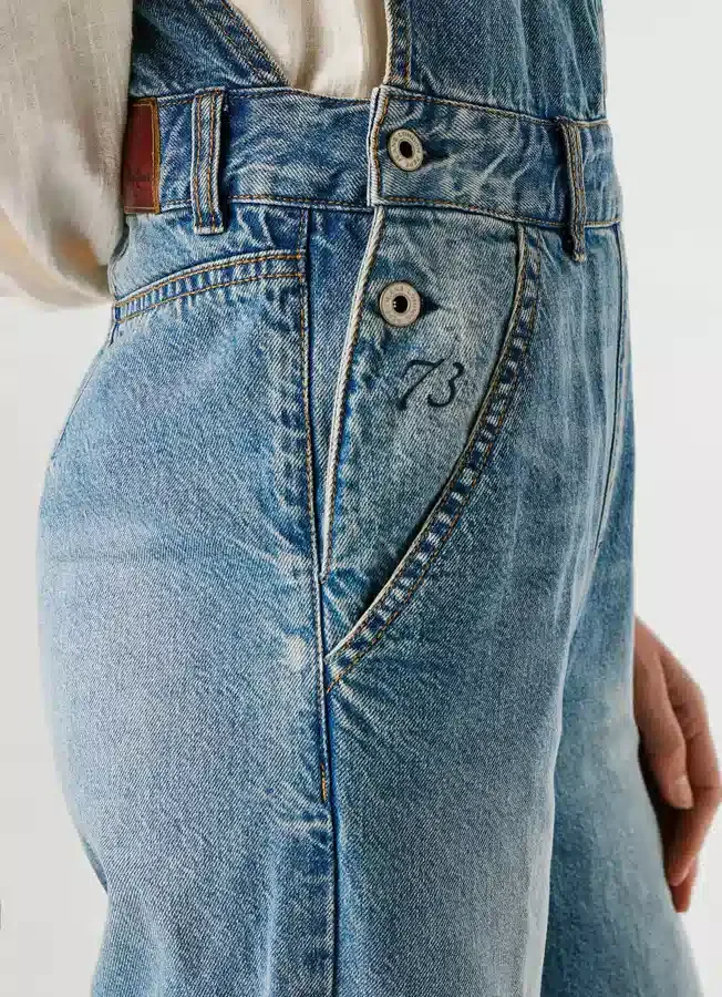 Peto largo de denim de corte regular Peto largo de denim de corte regular