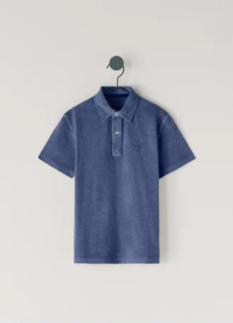 Polo de corte regular teñido en prenda