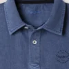 Polo de corte regular teñido en prenda Polo de corte regular teñido en prenda