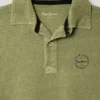 Polo de corte regular teñido en prenda Polo de corte regular teñido en prenda
