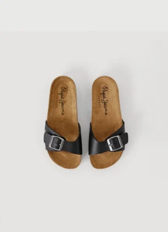Sandalias con hebilla