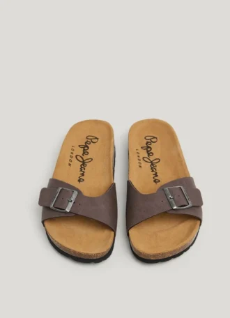 Sandalias con hebilla