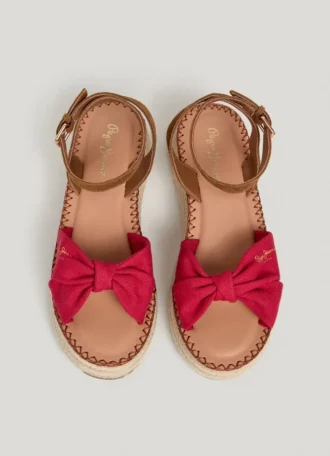 Sandalias de cuña con tiras cruzadas