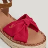 Sandalias de cuña con tiras cruzadas Sandalias de cuña con tiras cruzadas