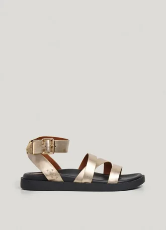 Sandalias planas con tiras cruzadas