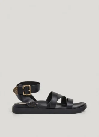 Sandalias planas con tiras cruzadas
