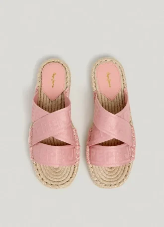 Sandalias planas con tiras cruzadas
