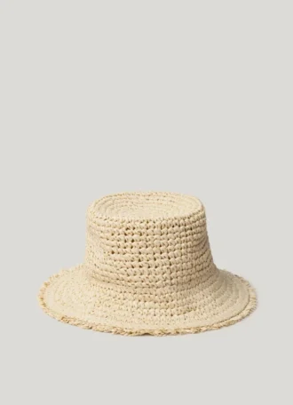Sombrero de rafia
