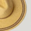 Sombrero de rafia