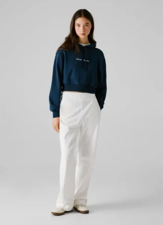 Sudadera con capucha de corte corto