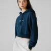 Sudadera con capucha de corte corto Sudadera con capucha de corte corto