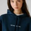 Sudadera con capucha de corte corto Sudadera con capucha de corte corto