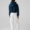 Sudadera con capucha de corte corto Sudadera con capucha de corte corto